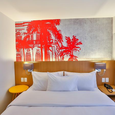 Radisson Red Campinas Hotel Campinas  Eksteriør billede A room at the hotel