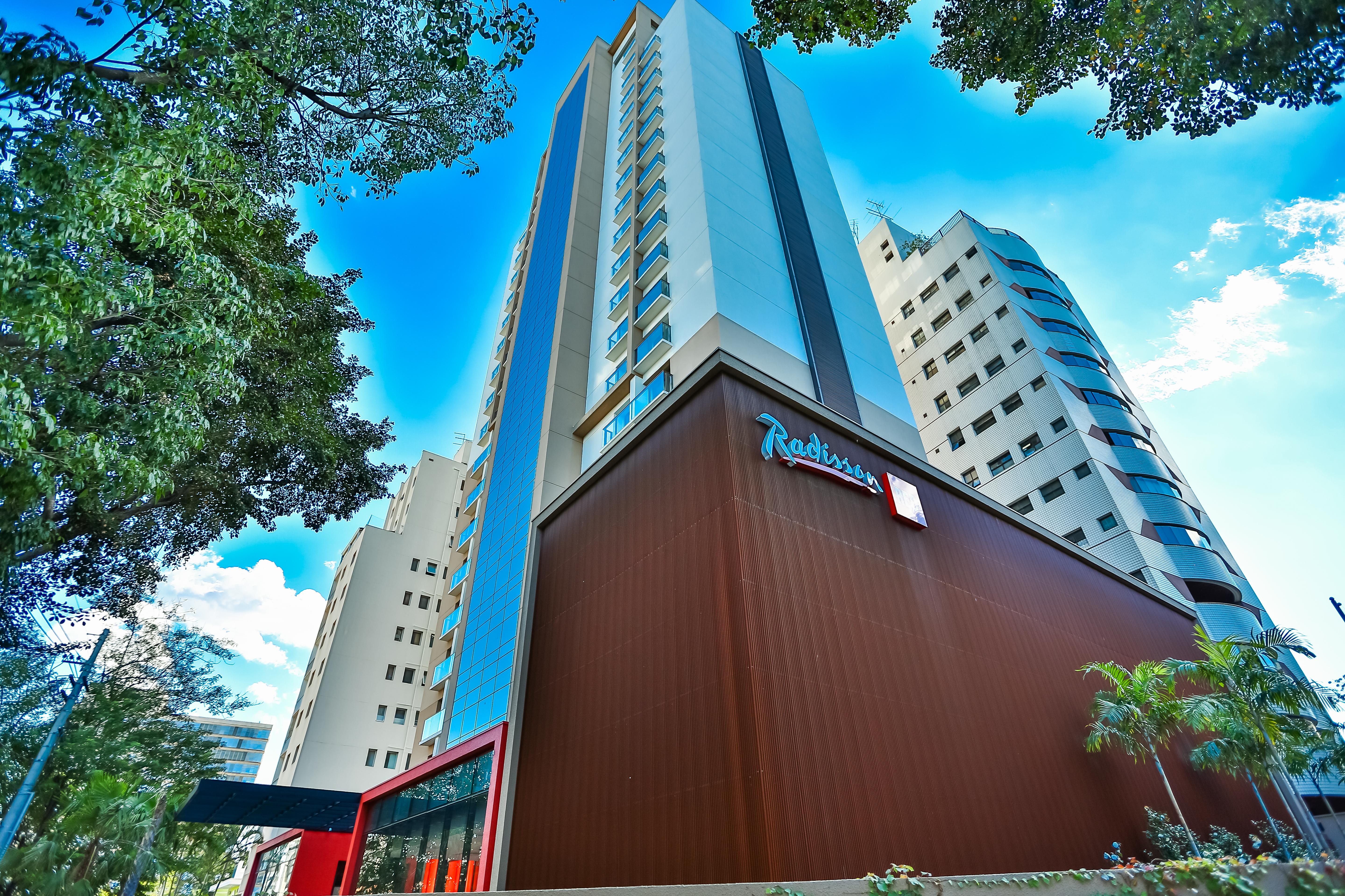Radisson Red Campinas Hotel Campinas  Eksteriør billede The building of the hotel
