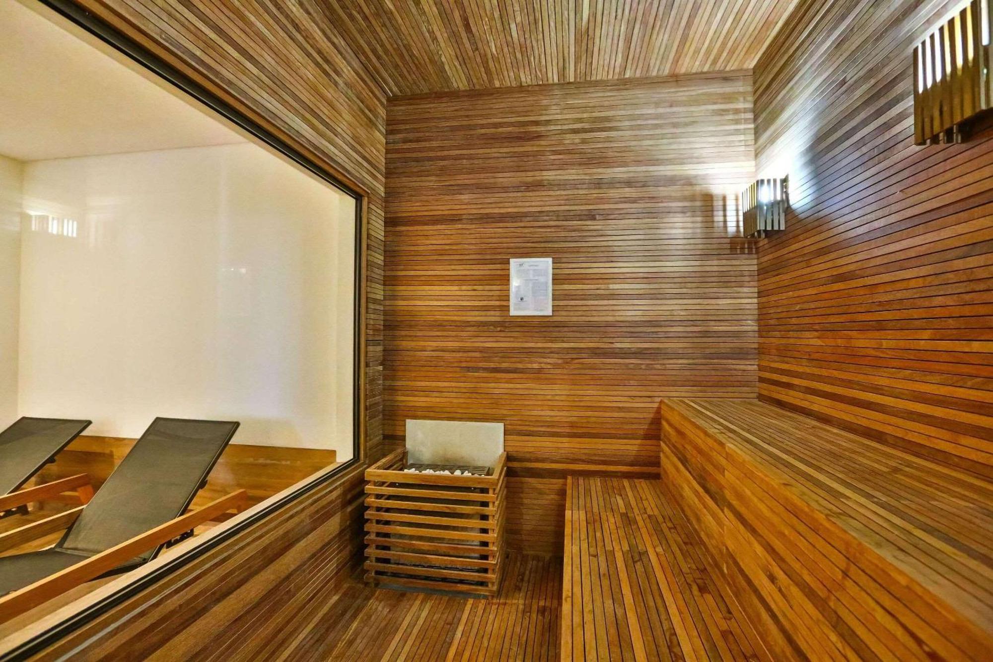 Radisson Red Campinas Hotel Campinas  Eksteriør billede A modern Finnish sauna