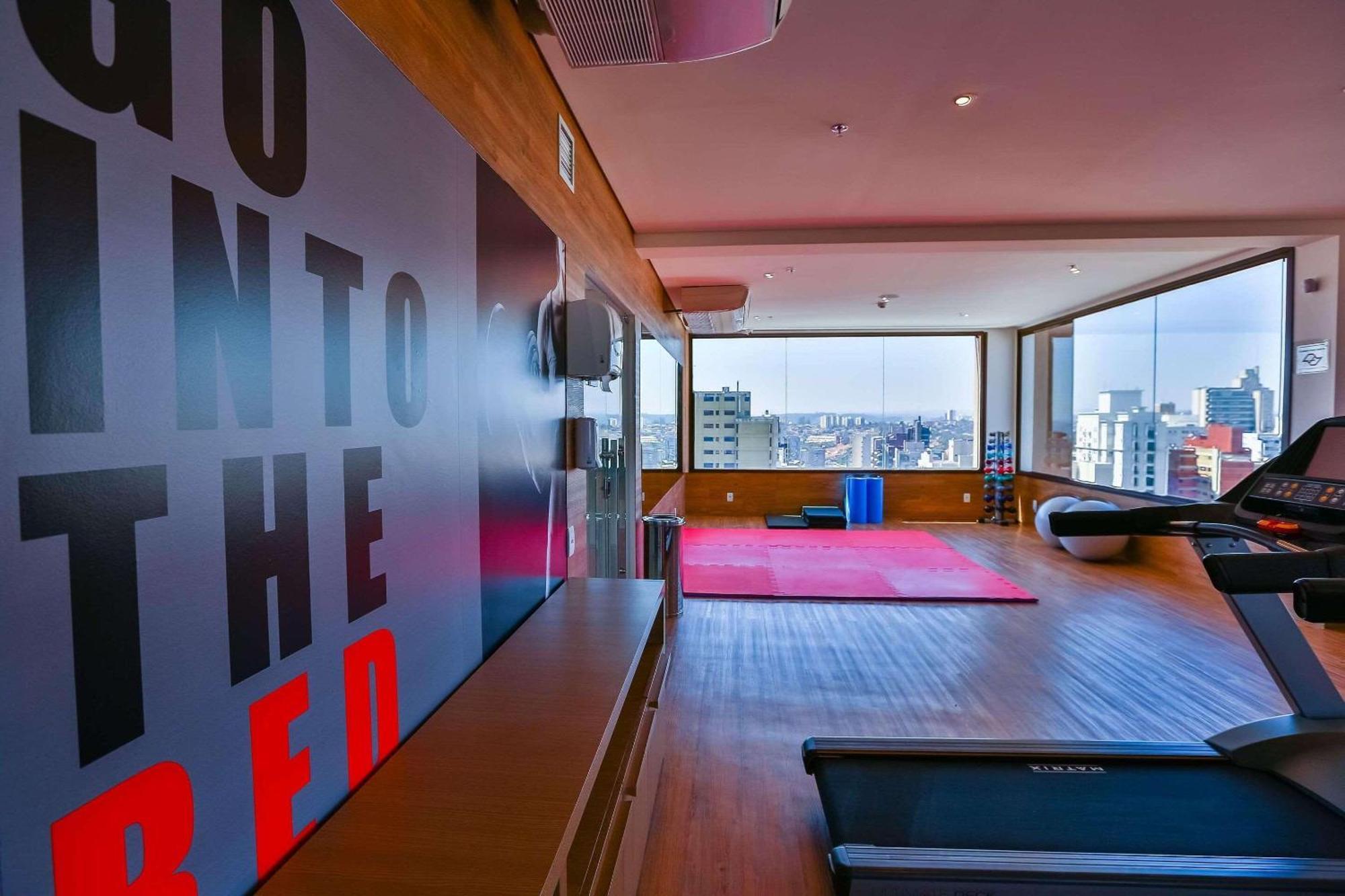 Radisson Red Campinas Hotel Campinas  Eksteriør billede The gym at the 10th floor